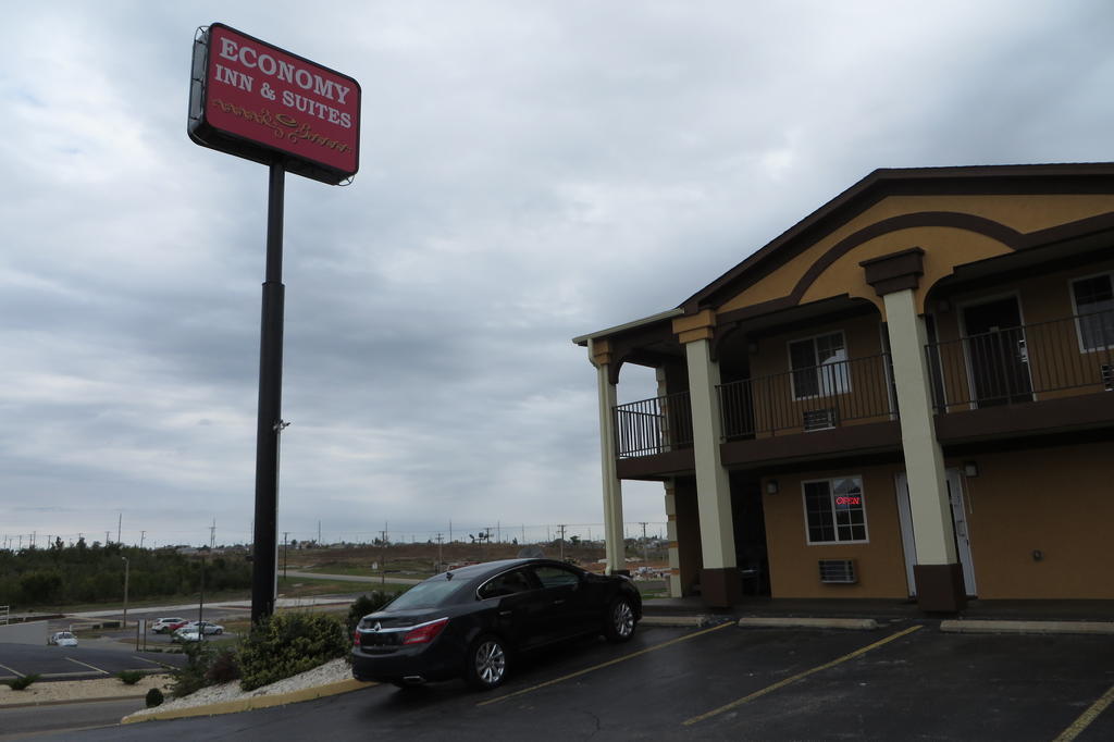 Economy Inn & Suites Joplin Exterior photo